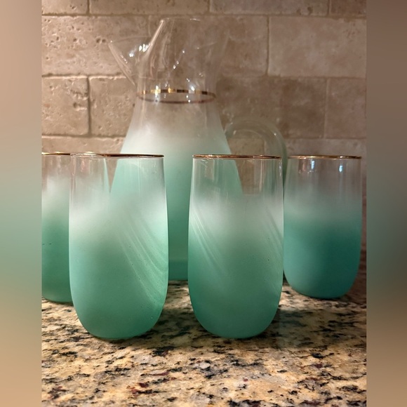 Blendo West Virginia Glass Company Frosted Blue / Green Pitcher and Tumbler Set. - Picture 7 of 8